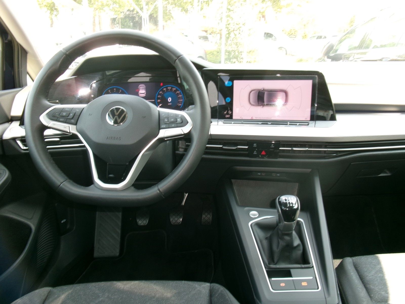 Volkswagen Golf VIII 1.0 TSI Life - Samsaru's Car Outlet