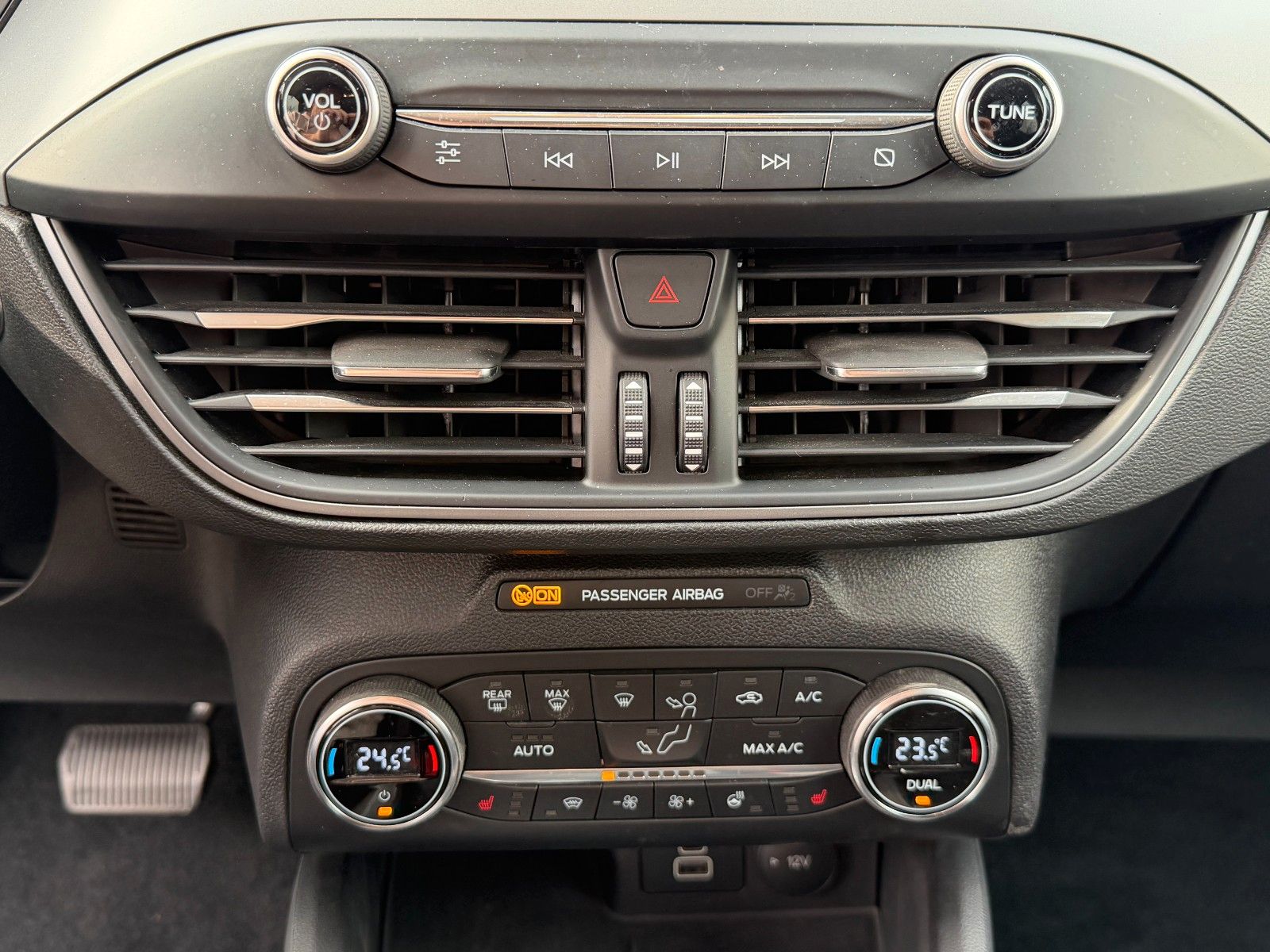 Ford Focus Turnier Cool & Connect*Autom*LED*AHK*Face