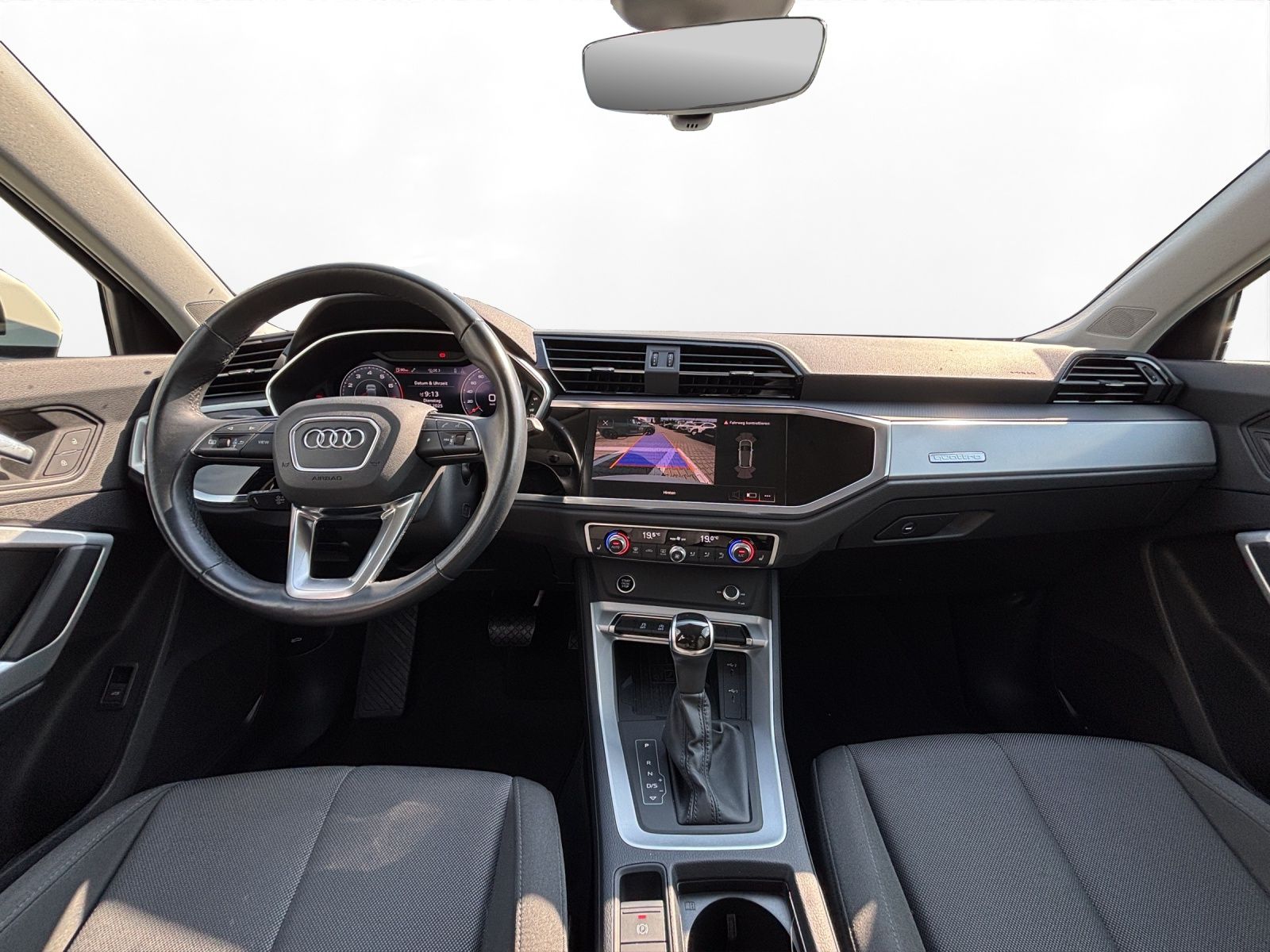 Audi Q3 40 TFSI quattro S tronic - Samsaru's Car Outlet