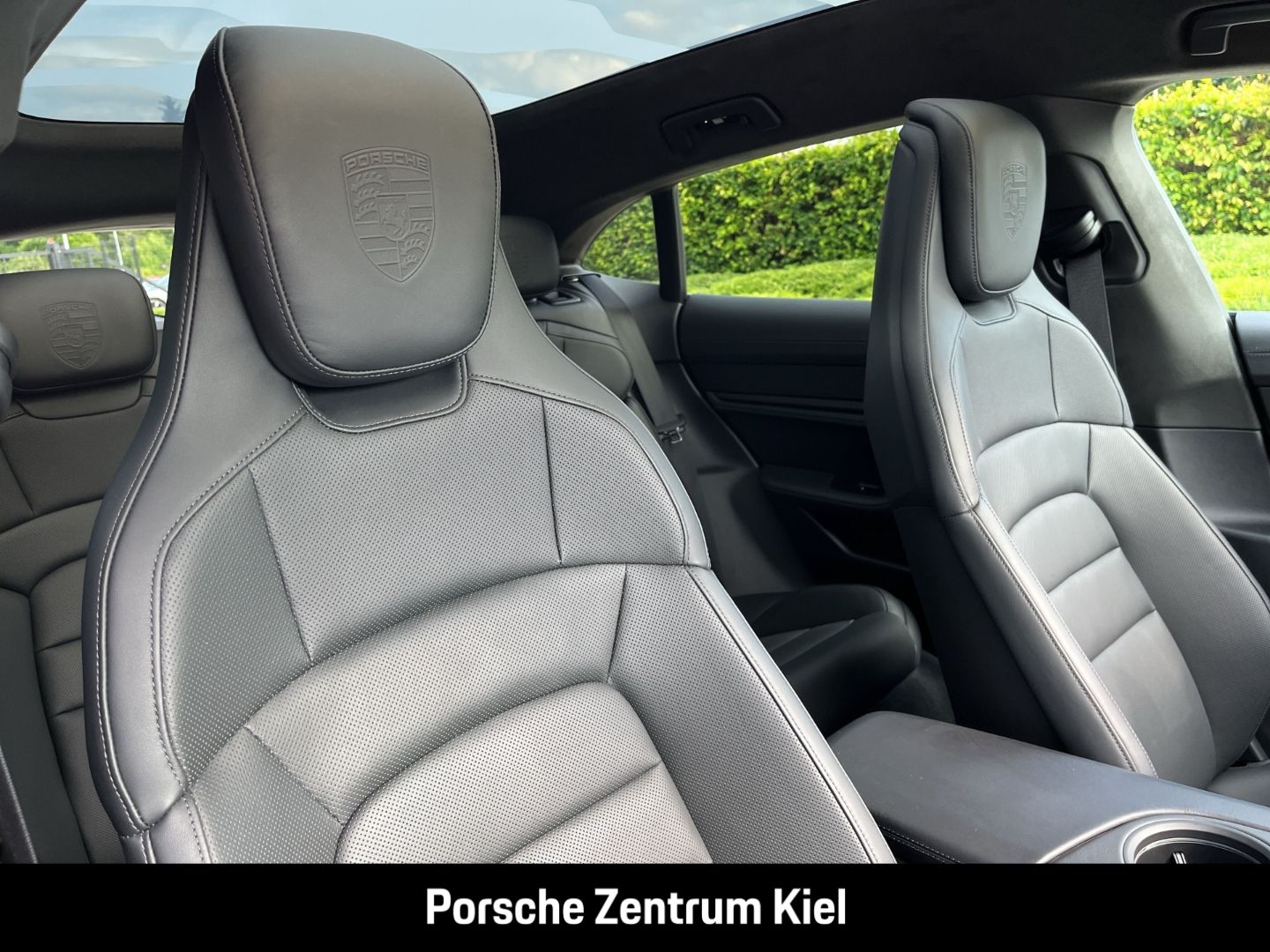 Porsche Taycan Turbo S Sport Turismo Burmester Sunshine-