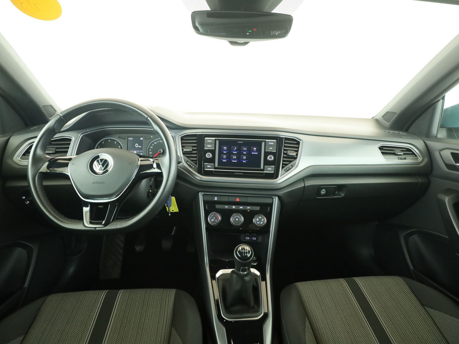 Volkswagen T-Roc 1.0 TSI Style - Samsaru's Car Outlet