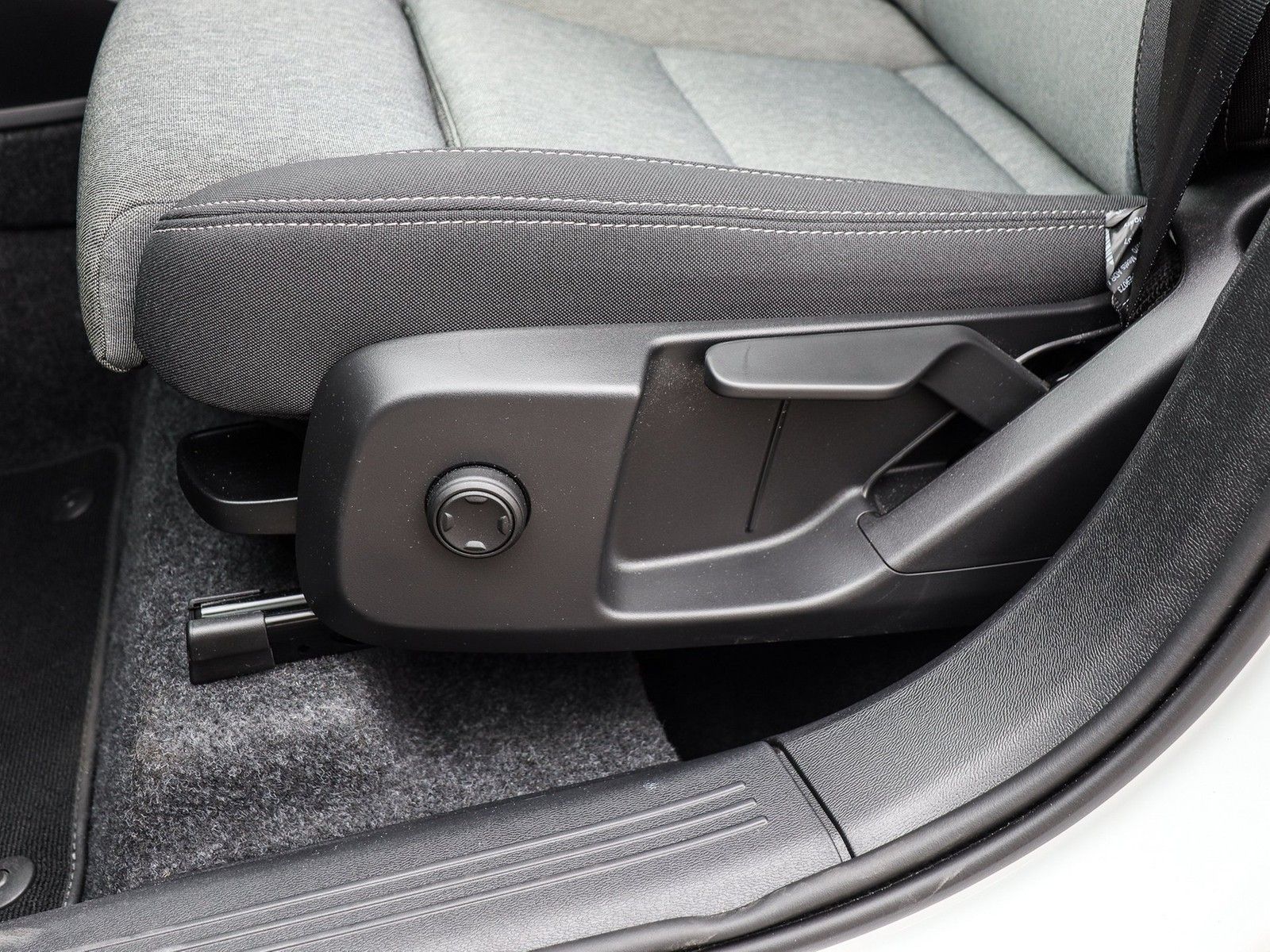 Volvo XC40 B3 (B) Core #AHK/Sitzh./PDC/RFK/Automatik/N