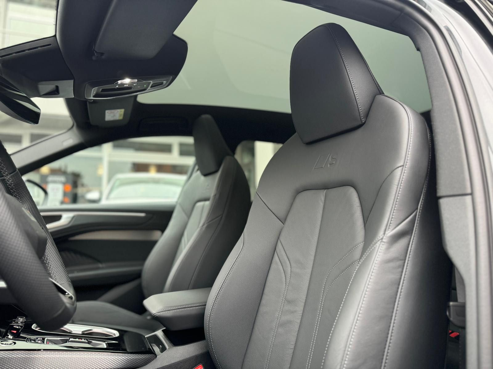 Audi A6 AVANT 2.0TDI 2x S LINE PANO 2xDISPLAY LEDER