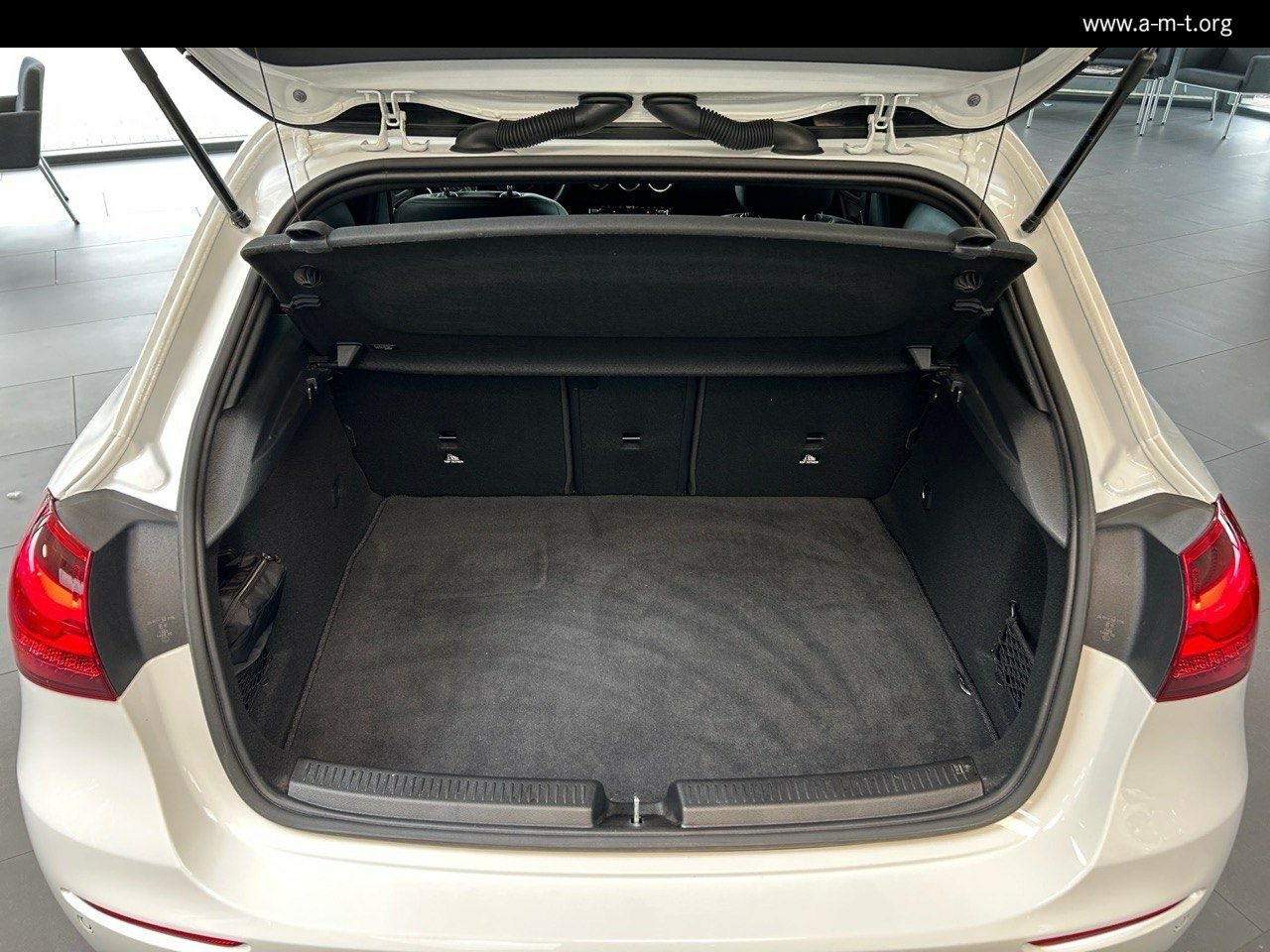 Mercedes-Benz A 200 Progressive Line - Samsaru's Car Outlet