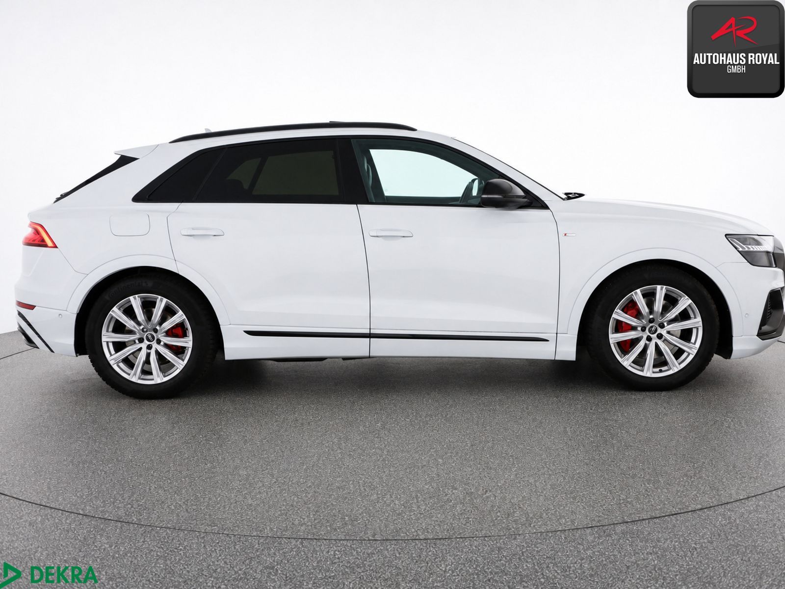 Audi Q8 55 TFSI qu 3x S Line MASSAGE,S-SITZE,B+O,AHK
