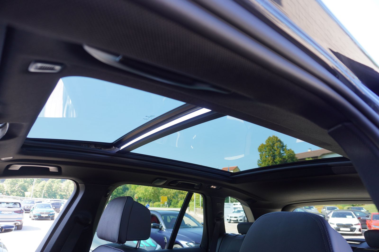 BMW X5 xDrive45e M Sport Glasdach AHK HeadUp Laserli