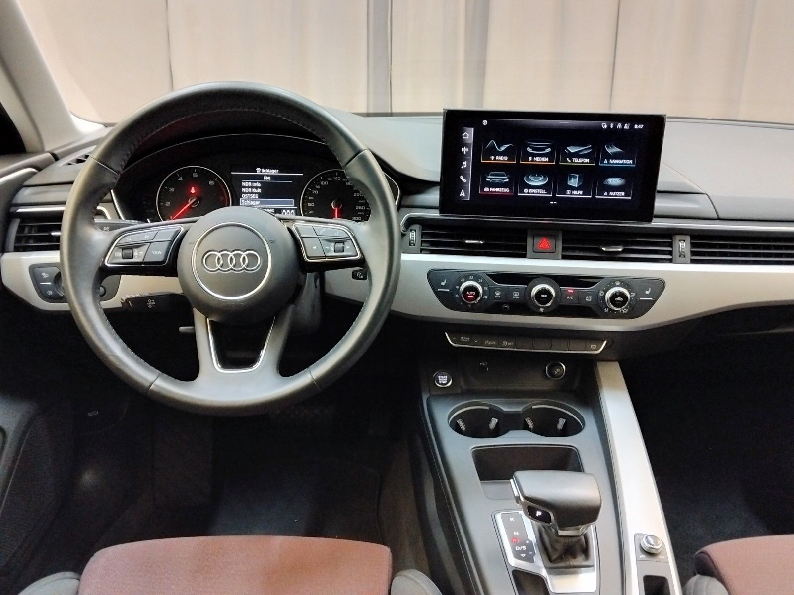 Audi A4 Avant 40 2.0 TFSI advanced - Samsaru's Car Outlet