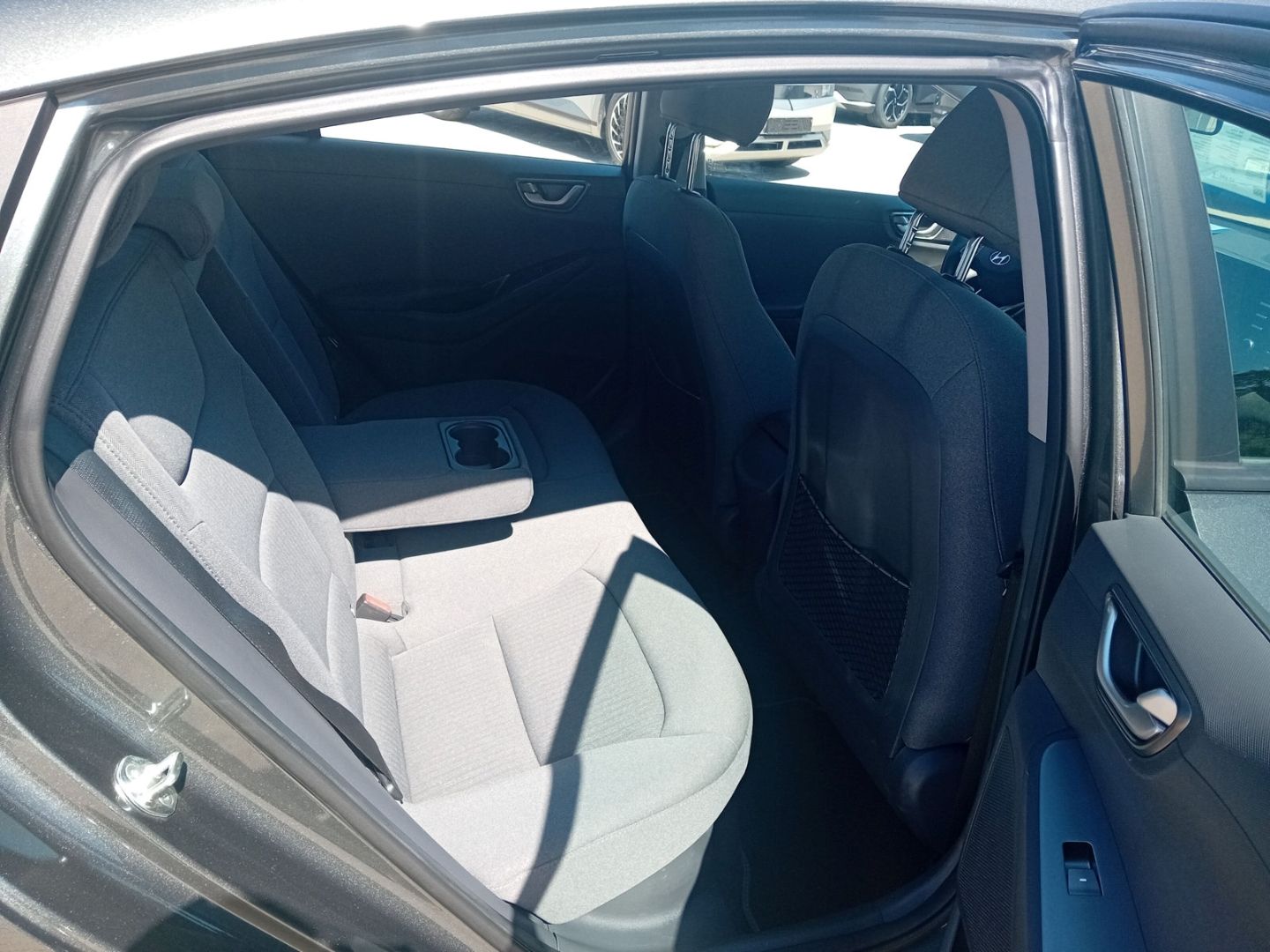 Hyundai IONIQ Plug In Hybrid PHEV Trend - Samsaru's Car Outlet