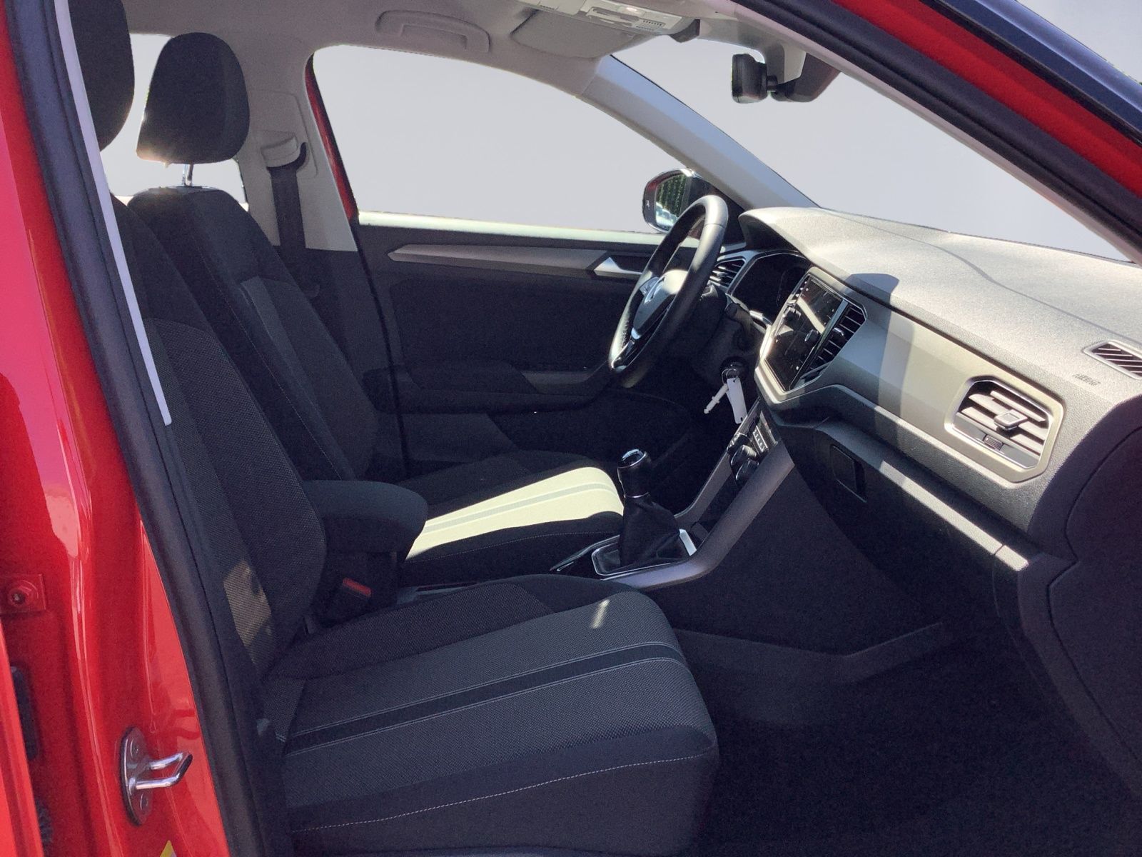 Volkswagen T-Roc 1.0TSI STYLE - Samsaru's Car Outlet