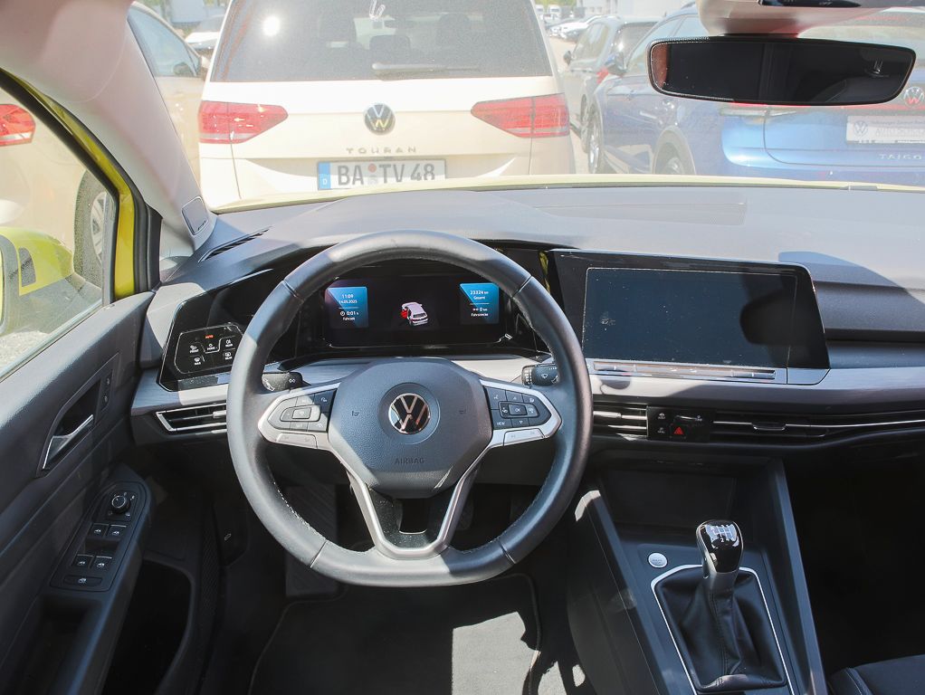 Volkswagen Golf VIII 1.5 TSI Style - Samsaru's Car Outlet