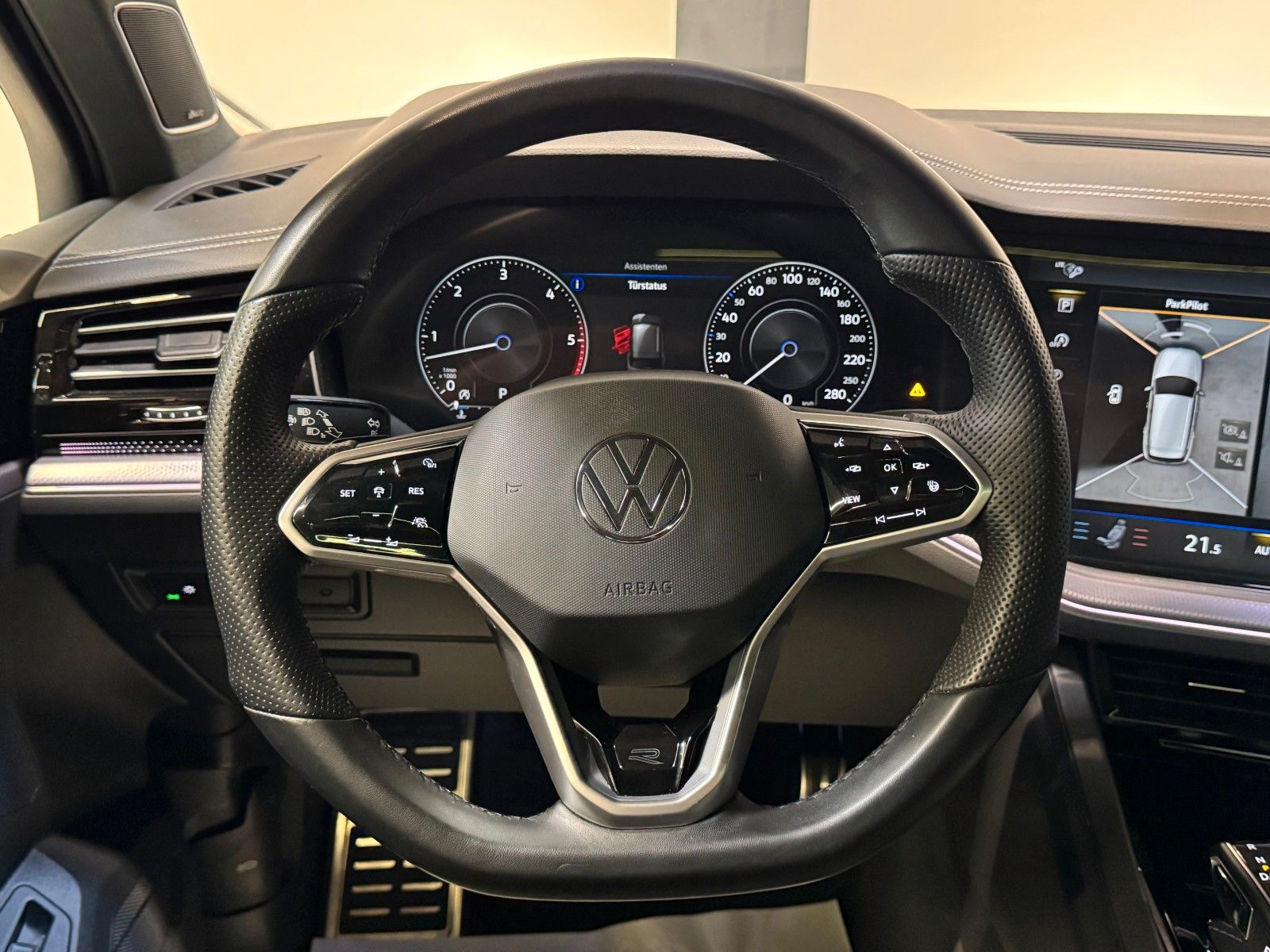 Volkswagen TOUAREG R-LINE 4M. 3.0TDI*LUFTFEDER*PANO*STDHZ