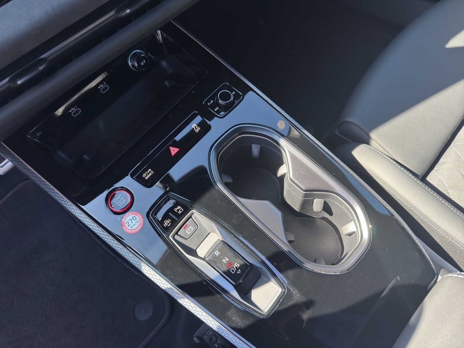 Audi A6 Avant TDI S LINE NEUES MODELL LM20 AHK OLED B