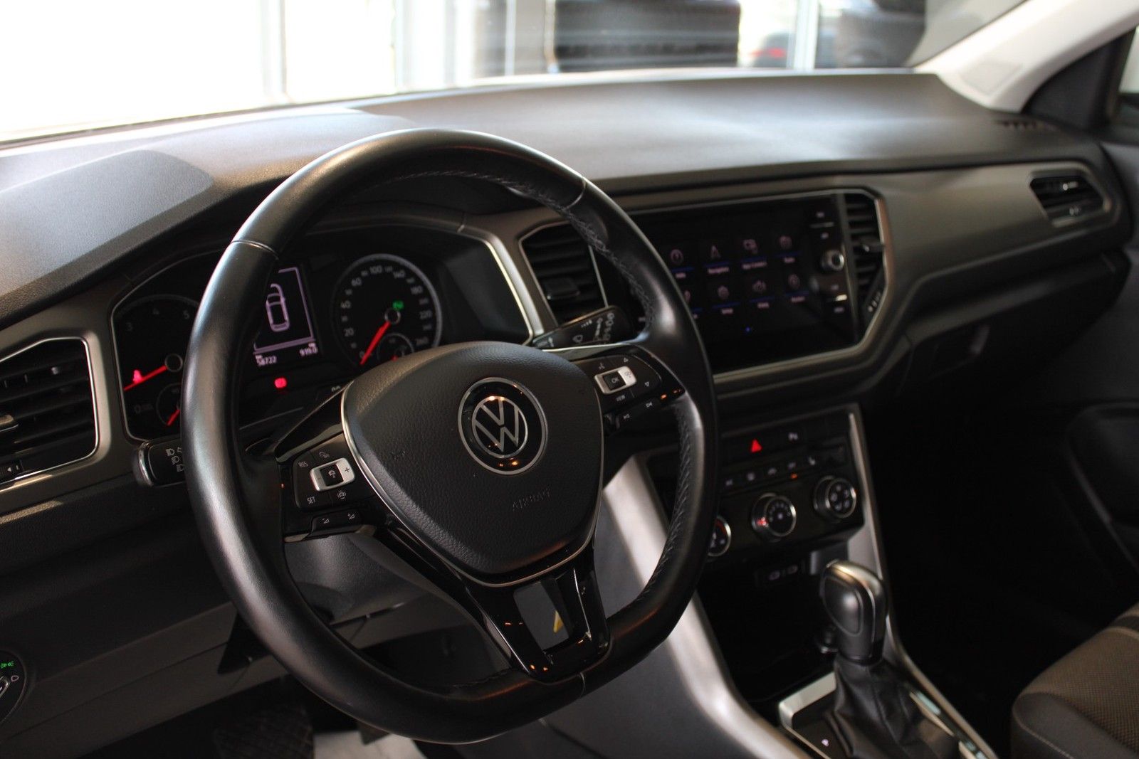 Volkswagen T-Roc 1.5 TSI DSG - Samsaru's Car Outlet