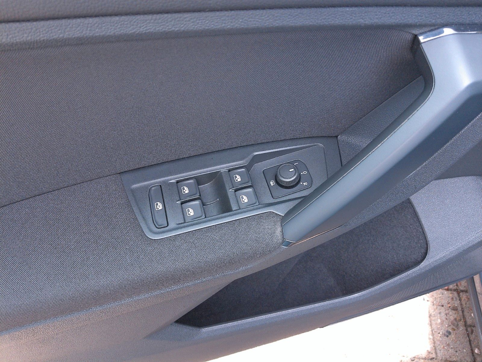 Volkswagen Tiguan 1.5 TSI DSG Life - Samsaru's Car Outlet