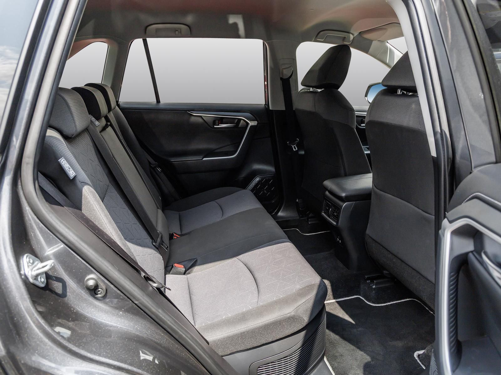 Toyota RAV 4 2.5 Hybrid Club - Samsaru's Car Outlet