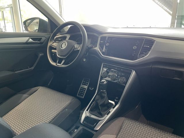 Volkswagen T-Roc 1.5 TSI Active - Samsaru's Car Outlet