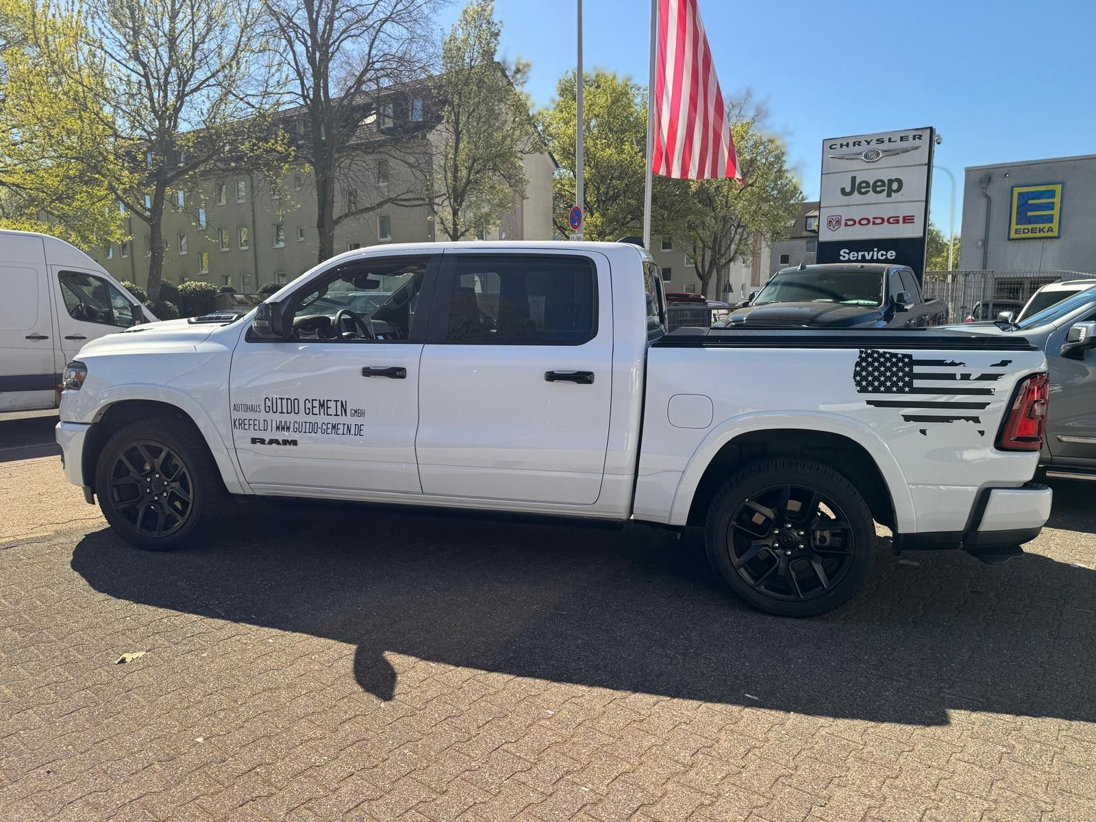 Dodge RAM Laramie Night + Luftfederung + elektr. Tritt