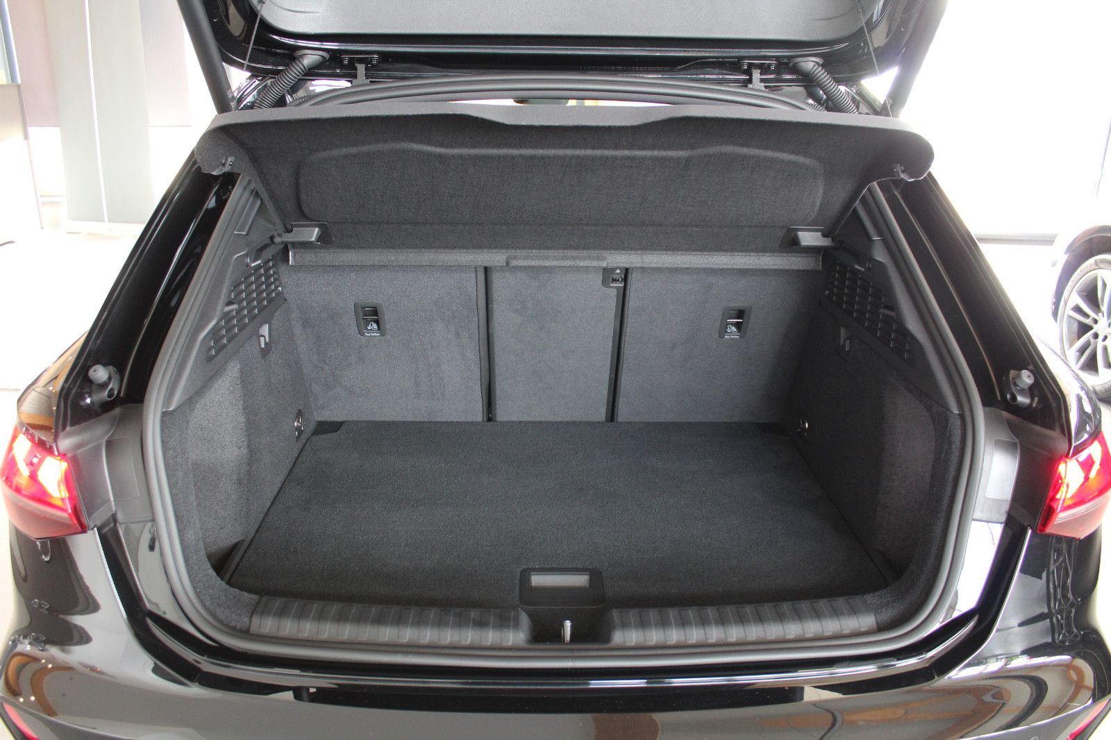 Audi A3 Sportback 35 TFSI S line sport S tronic - Samsaru's Car Outlet