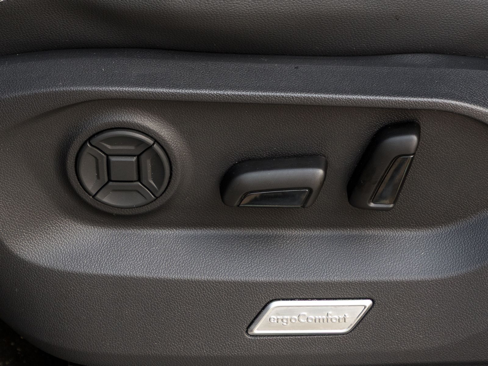 Volkswagen Touareg 3.0 TDI 4M ELEGANCE - Samsaru's Car Outlet