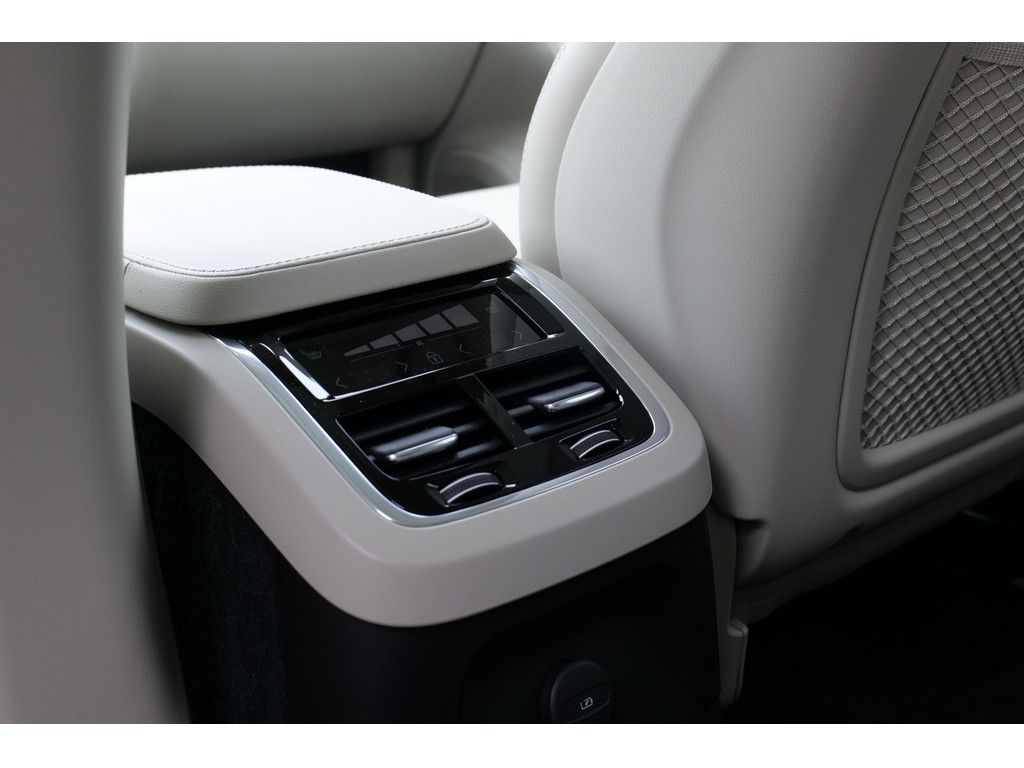 Volvo XC90 T8 Ultra Bright Recharge Plug-In Hybrid AWD