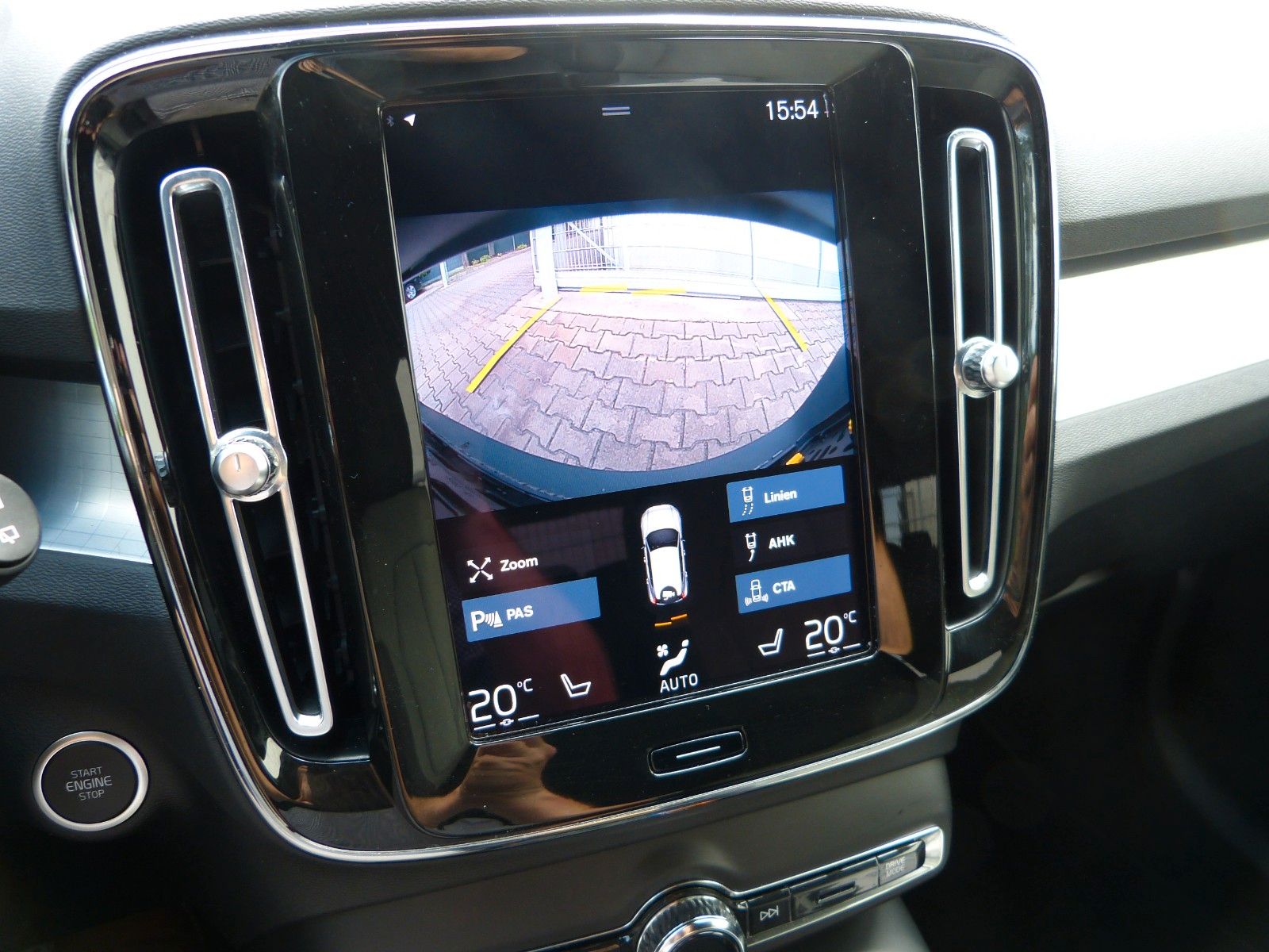 Volvo XC40 T4 Core Recharge Plug-In Hybrid  ACC