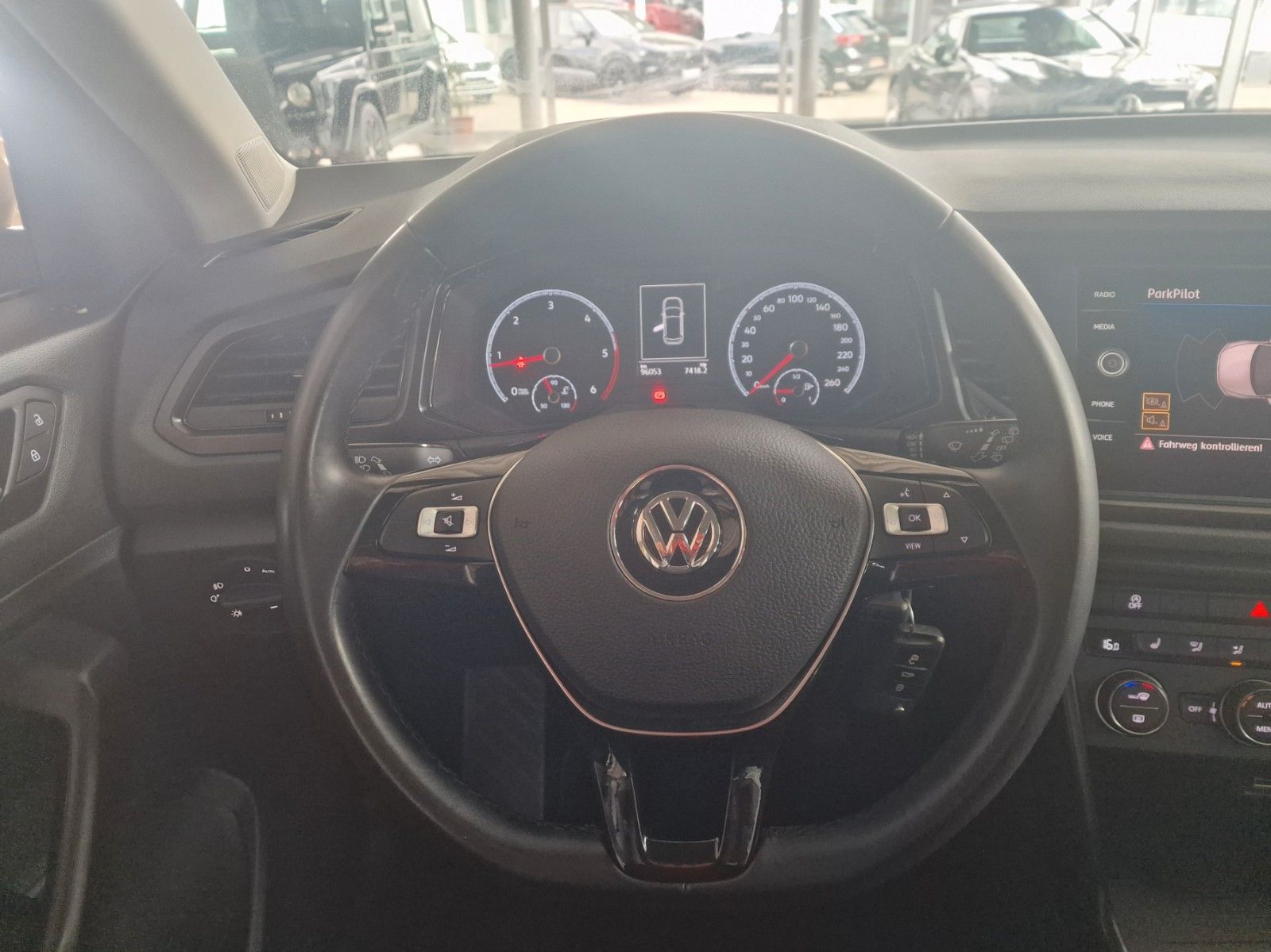 Volkswagen T-Roc Basis - Samsaru's Car Outlet