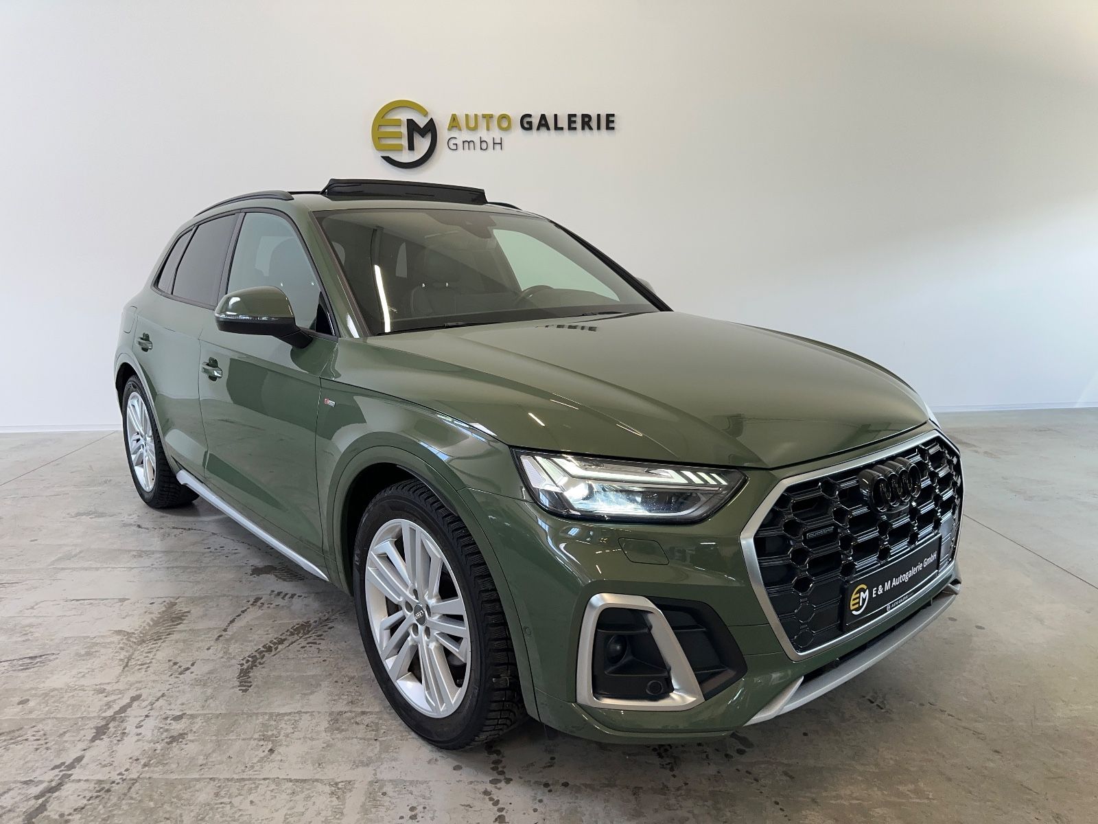 Audi Q5 45 TFSI quattro S line - Samsaru's Car Outlet