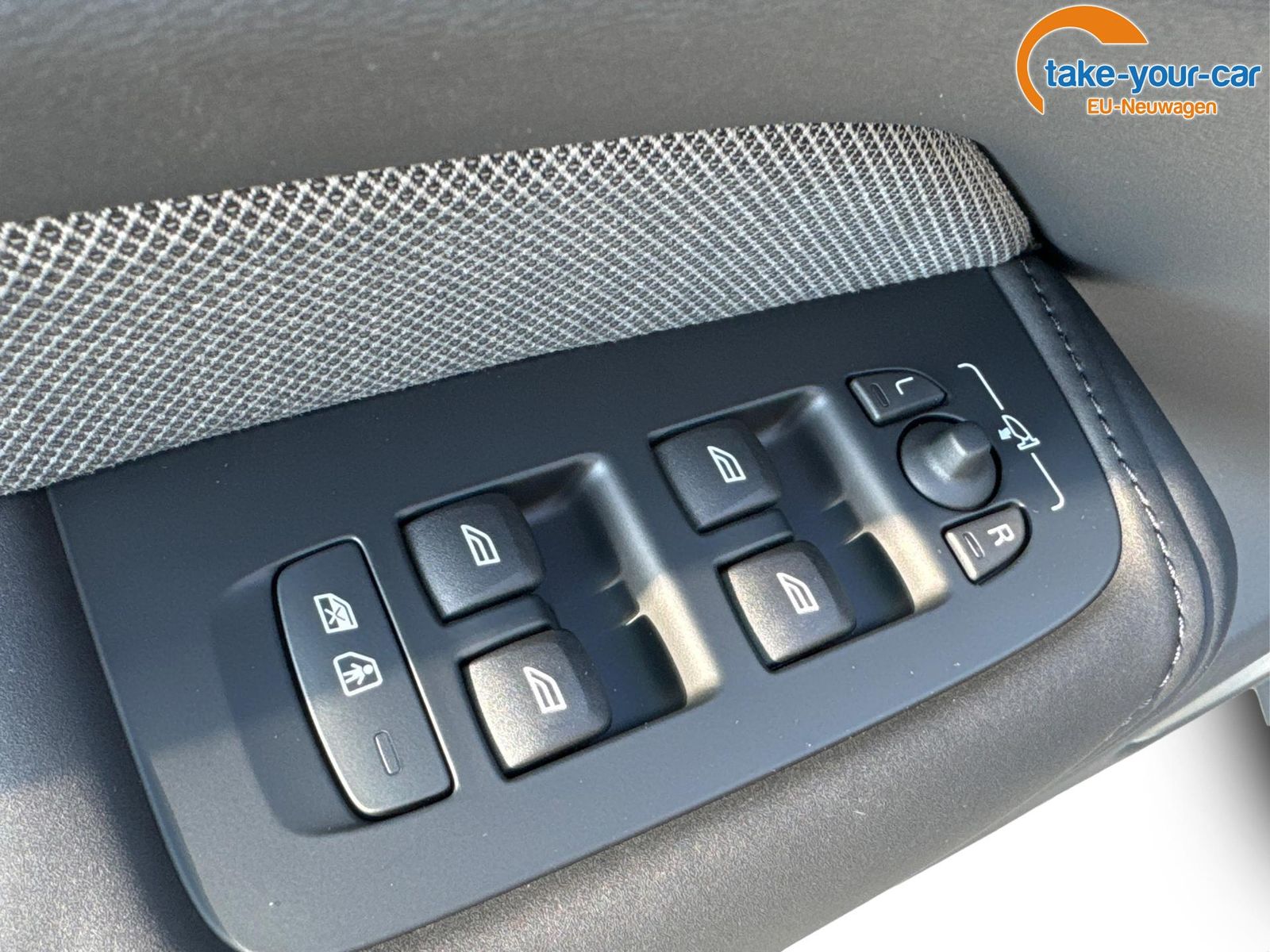 Volvo XC60 Black Edition Plus Nordic T6 AWD AHK+360...