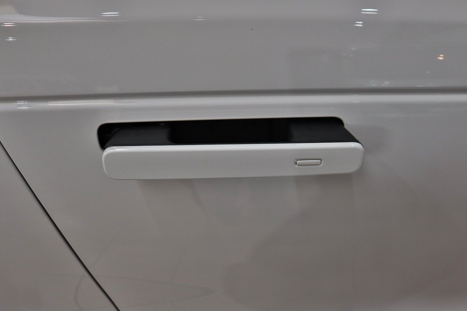 Range Rover Velar 300 R-Dynamic SE - Samsaru's Car Outlet