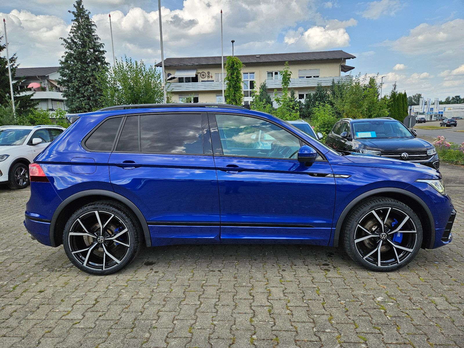 Volkswagen Tiguan R 4Motion - Samsaru's Car Outlet