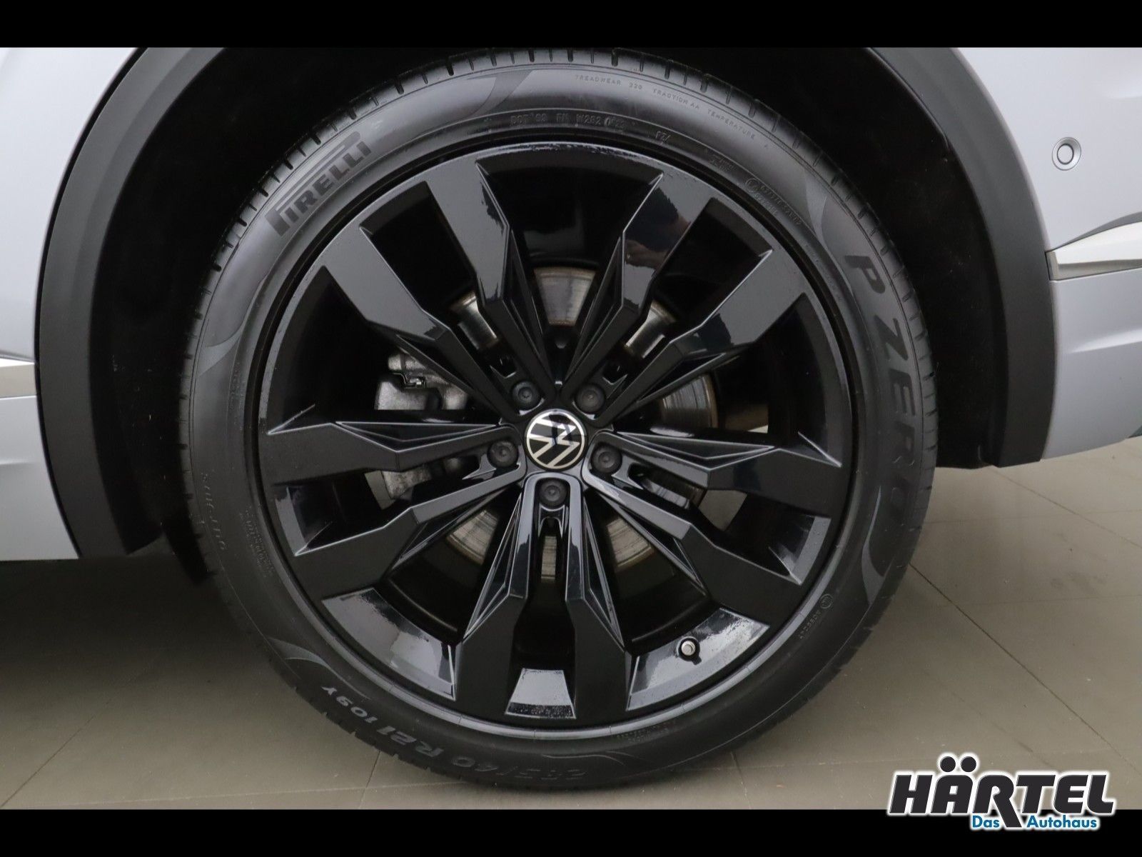 Volkswagen Touareg Elegance eHybrid 3.0 V6 TSI Tiptronic - Samsaru's Car Outlet