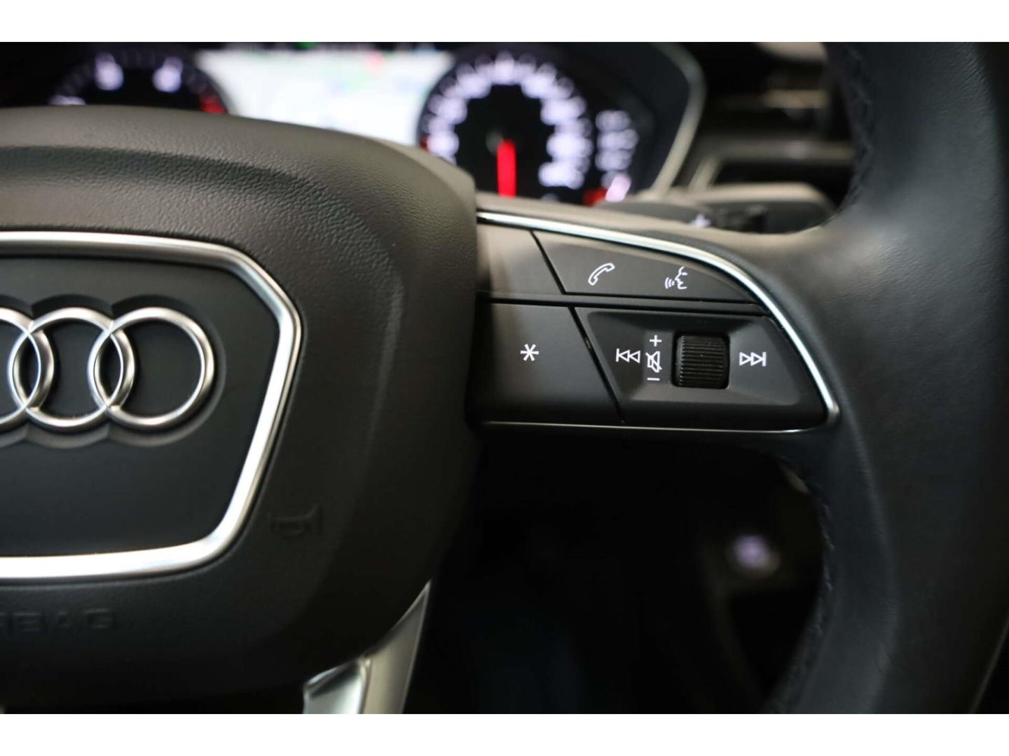 Audi A4 30 TDI advanced S-Tronic - Samsaru's Car Outlet