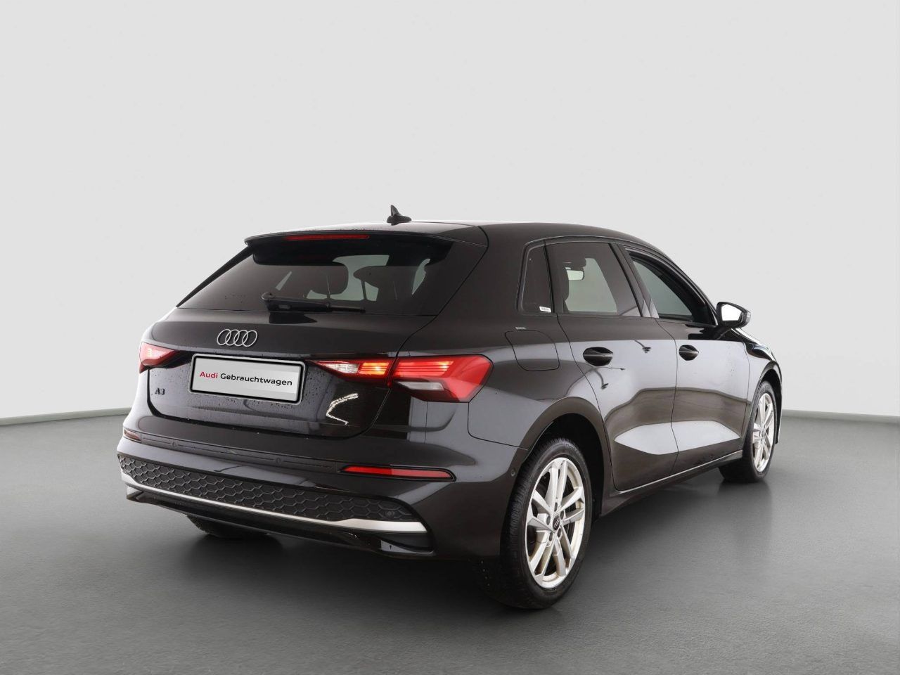 Audi A3 Sportback 35 TDI ADVANCED - Samsaru's Car Outlet