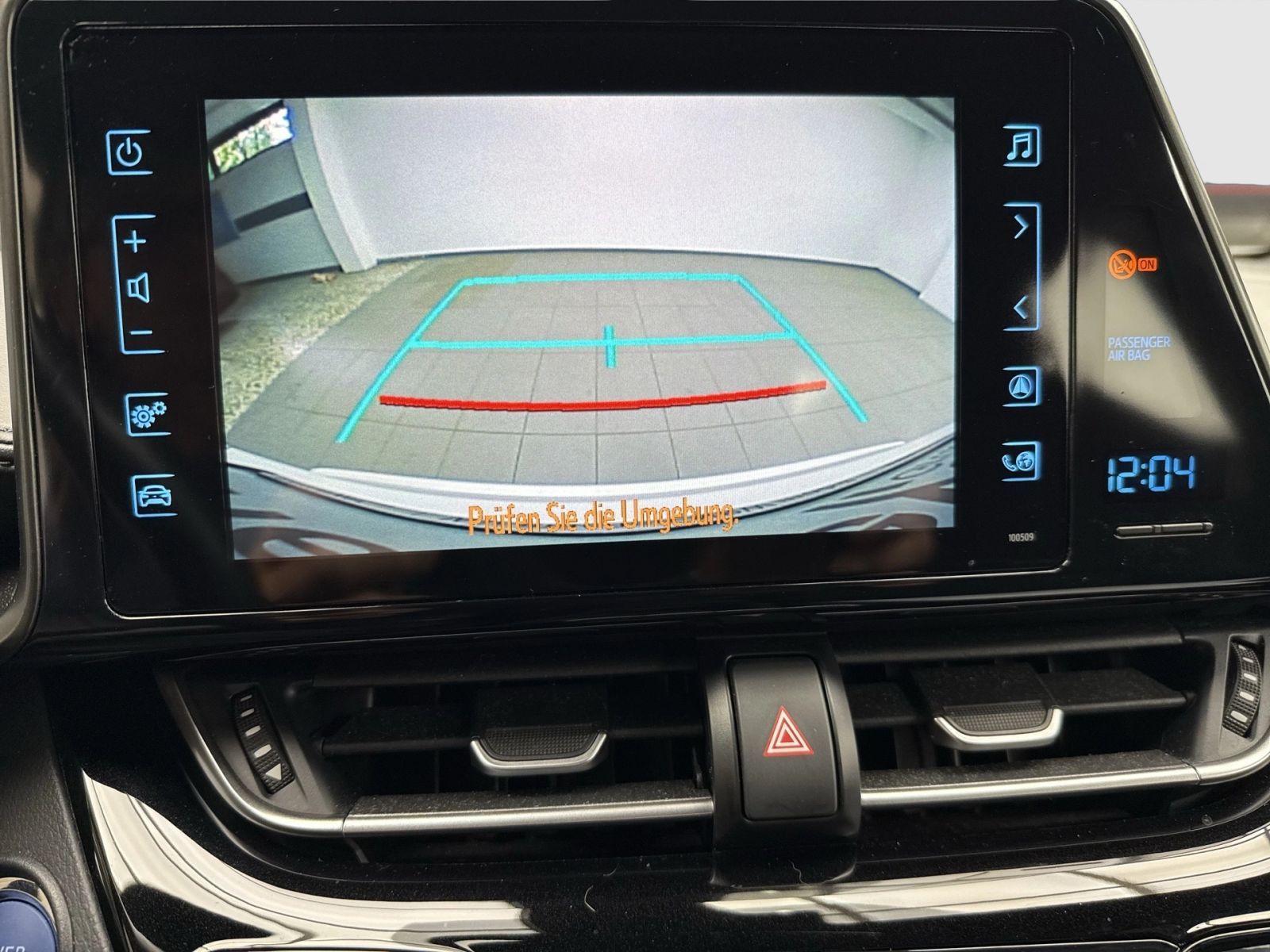 Toyota C-HR 1.8 Hybrid CVT FLOW - Samsaru's Car Outlet