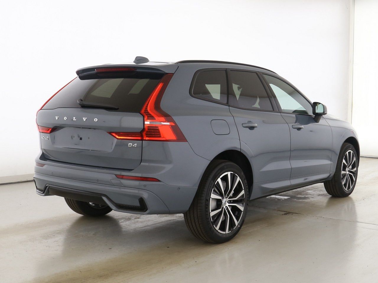 Volvo XC60 B4 Plus Dark 2WD - Samsaru's Car Outlet