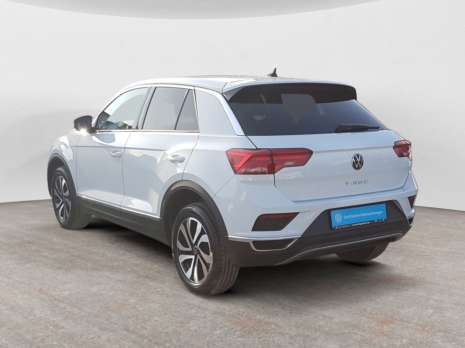 Volkswagen T-Roc 1.5 TSI DSG Active - Samsaru's Car Outlet