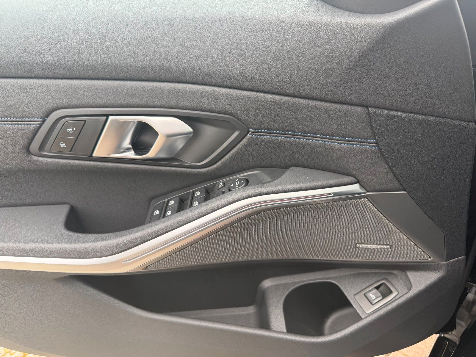 BMW 320d xDr.*M SPORT PRO*AHK*HUD*ACC*360°*
