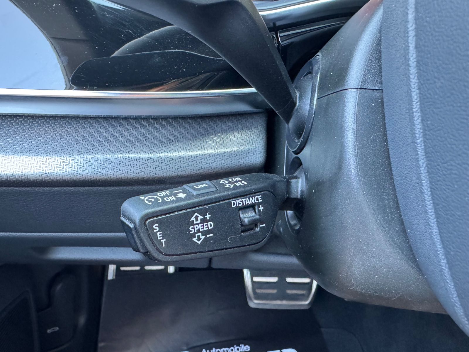 Audi RSQ8/HD-Matrix/PANO/AHK/23"/StdHeiz/BLACK/360°/
