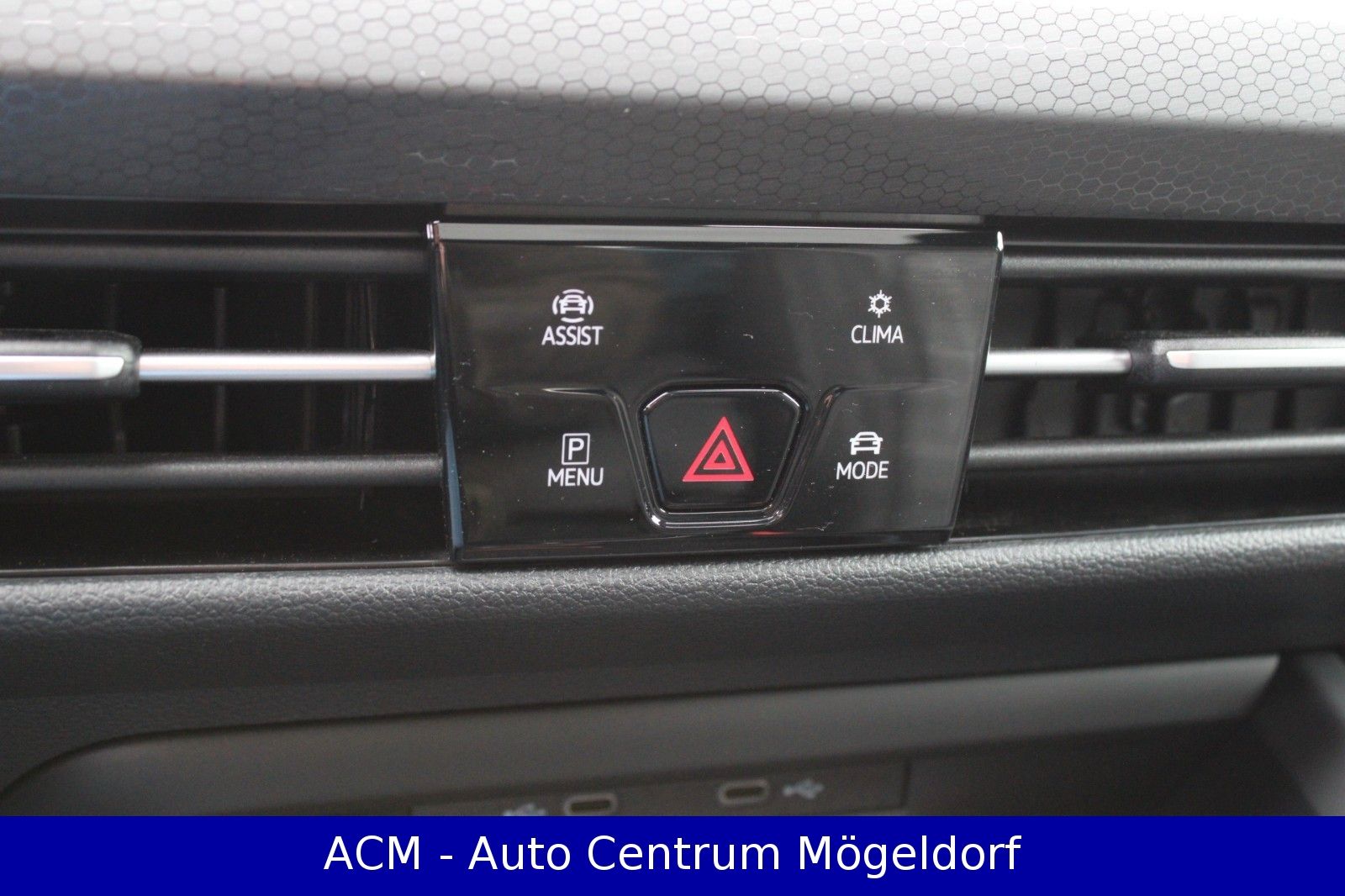 Volkswagen Golf VIII 2.0 GTD - Samsaru's Car Outlet