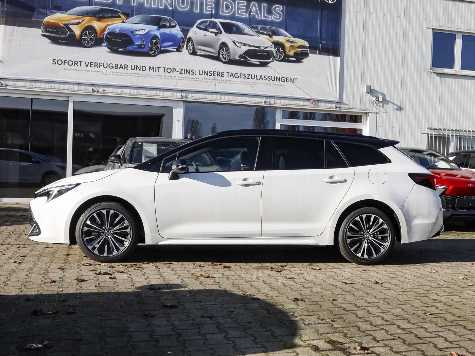 Toyota Corolla TS 1.8 Hybrid Black&White NAVI SHZ PDC B