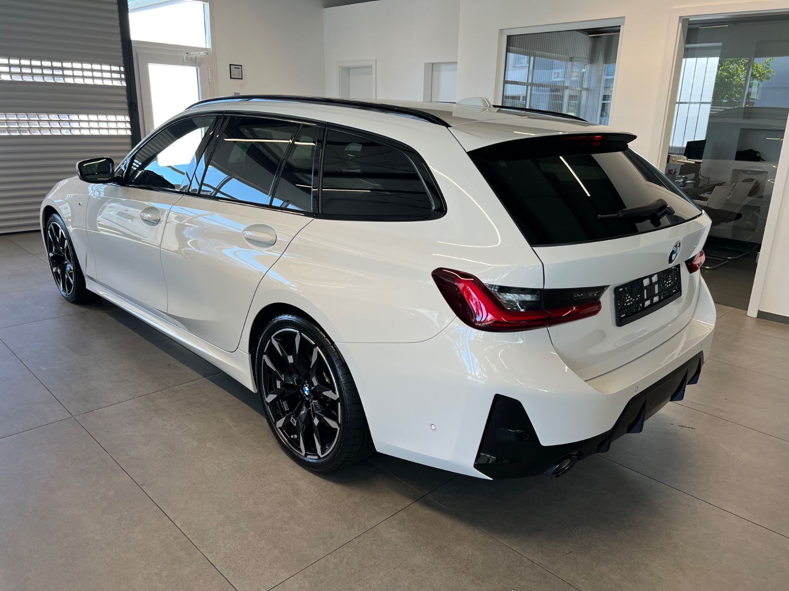BMW 320 d xDrive Touring M Sport Pro Paket / H&K