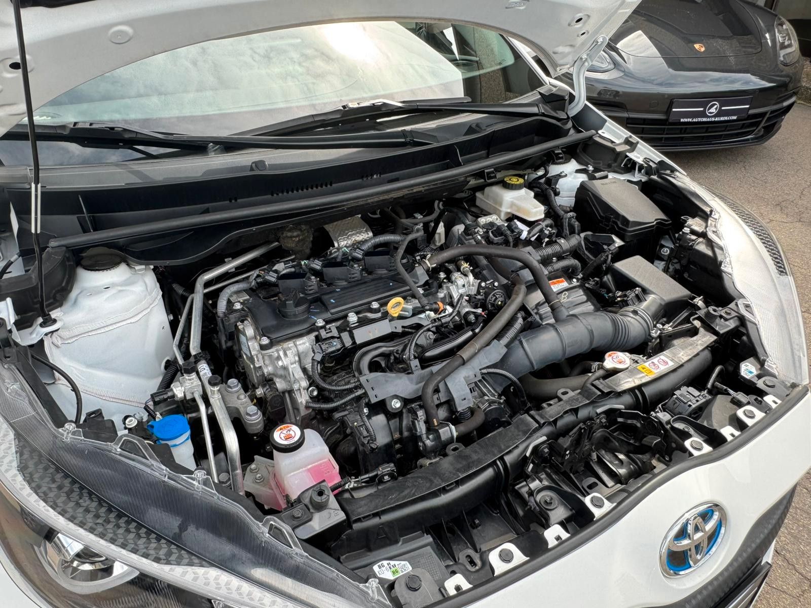 Toyota Yaris 1.5 Hybrid AUT Comfort - Samsaru's Car Outlet