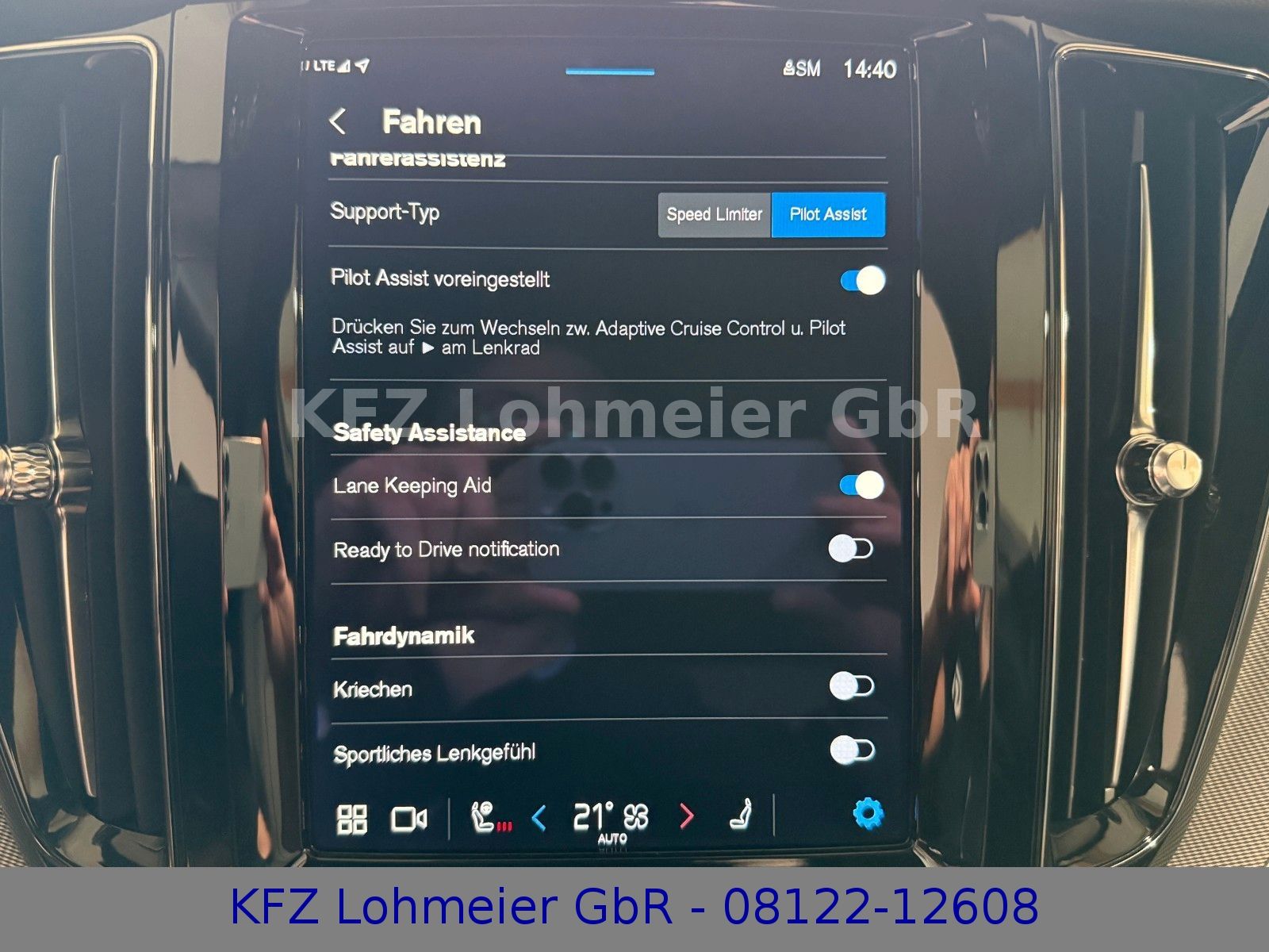 Volvo XC60 R Design Recharge Plug-In Hybrid AWD *Voll*