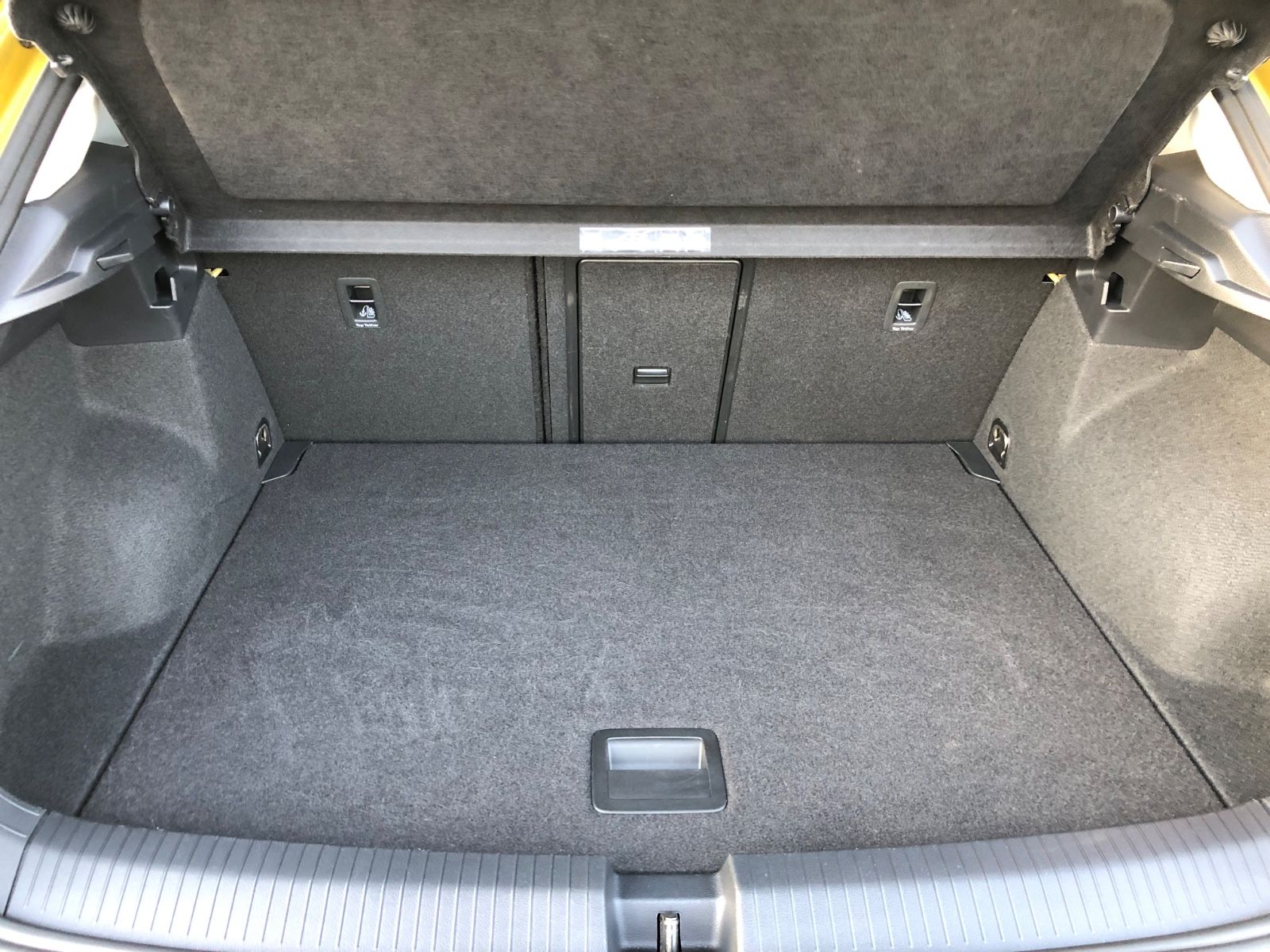 Volkswagen T-Roc United - Samsaru's Car Outlet