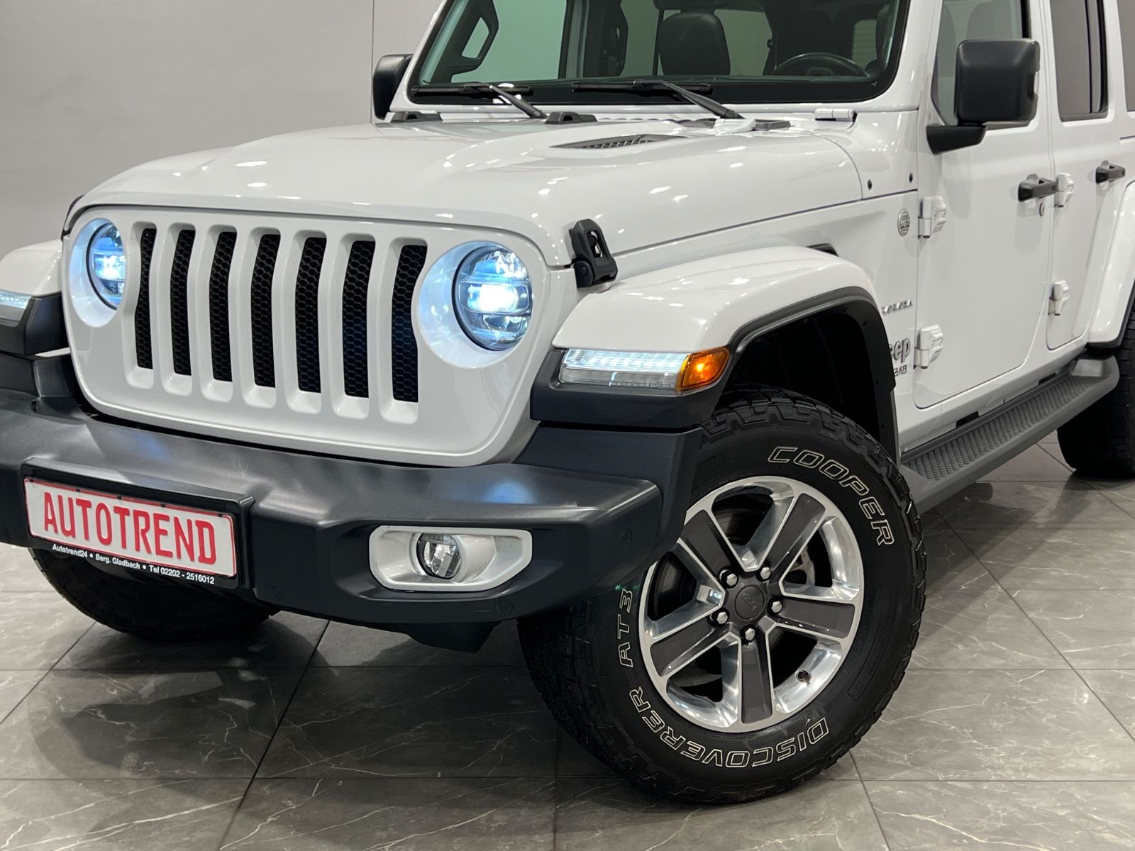 Jeep Wrangler Unlimited Sahara Softtop Sky One-Touch