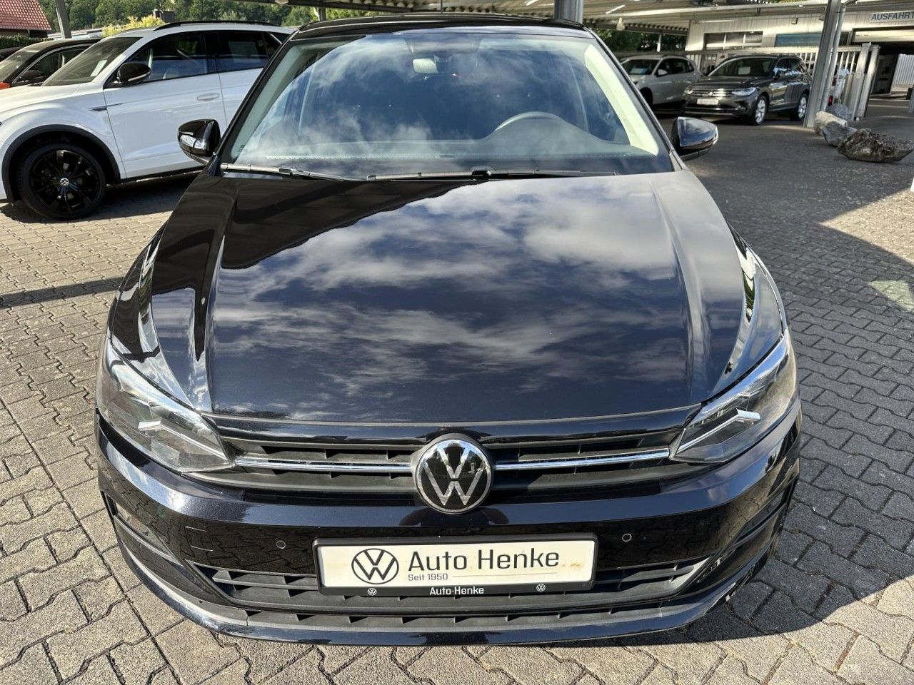 Volkswagen Polo 1.0 TSI DSG - Samsaru's Car Outlet