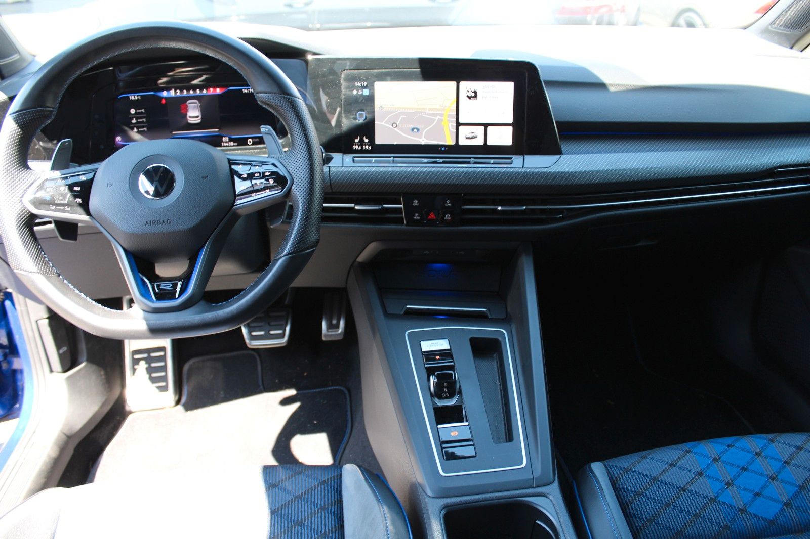 Volkswagen Golf VIII Lim. R 4Motion - Samsaru's Car Outlet