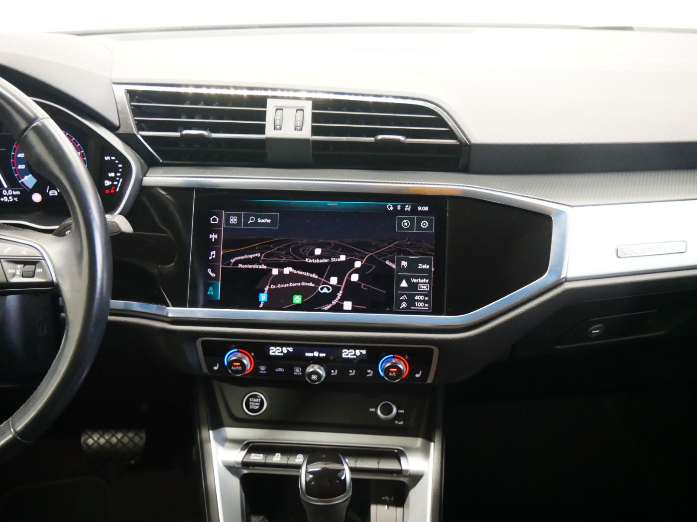 Audi Q3 45 TFSI quattro advanced - Samsaru's Car Outlet