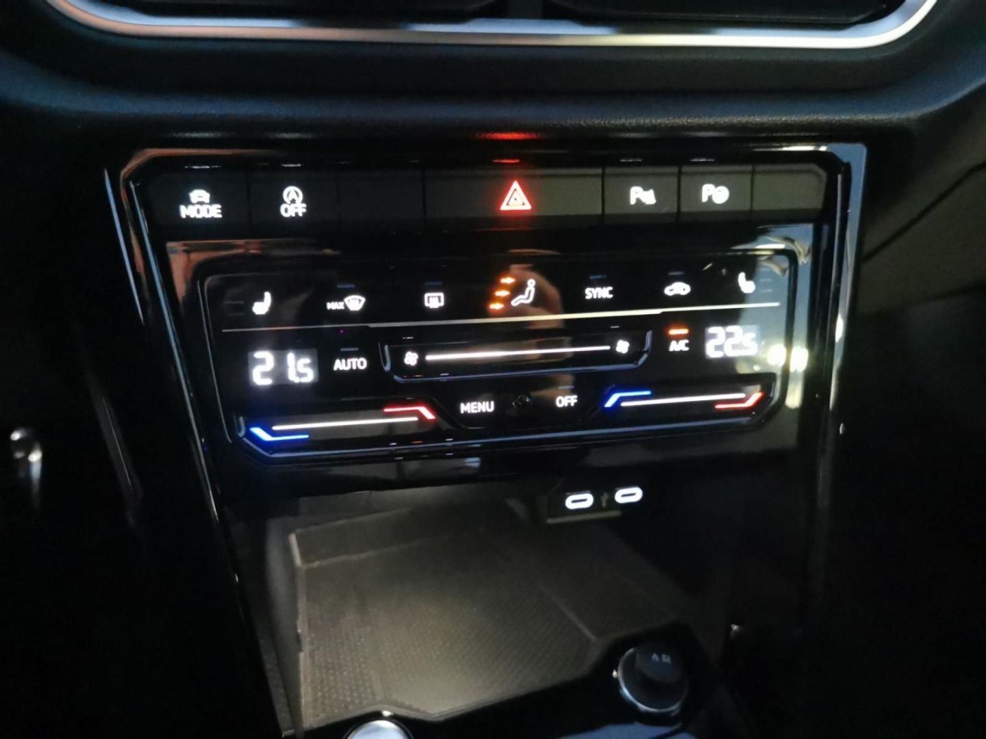 Volkswagen T-Roc R-Line - Samsaru's Car Outlet