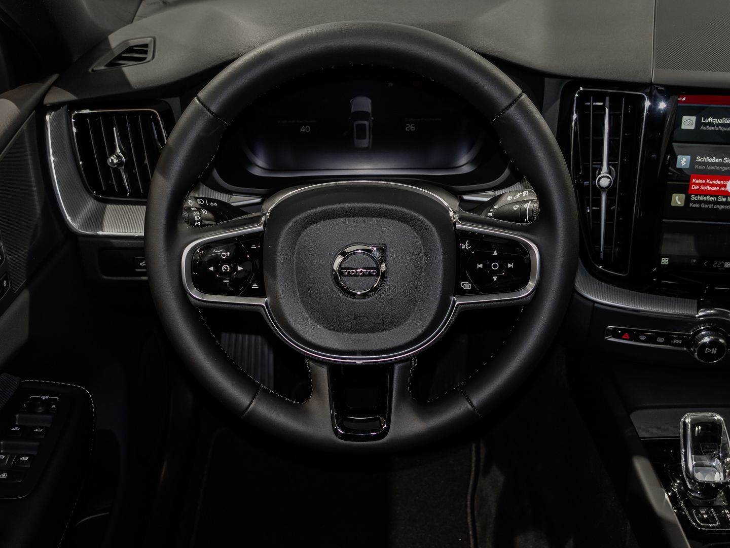 Volvo XC60 T6 AWD Plus Black - Samsaru's Car Outlet